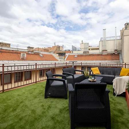 Beardy Bear Cave - Premium Rooftop #parking * 부다페스트