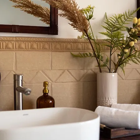 Beardy Bear Cave - Premium Rooftop #parking *