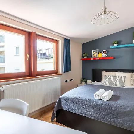 Beardy Bear Cave - Premium Rooftop #parking