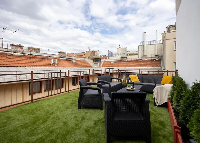 Beardy Bear Cave - Premium Rooftop #parking * Budapest